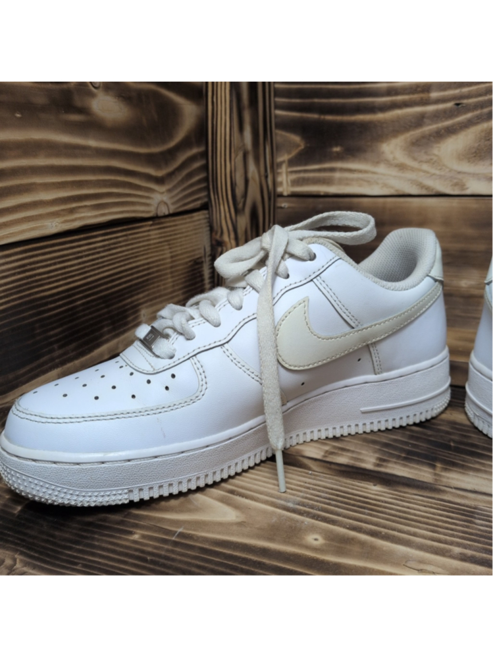 Nike Air Force 1 '07 Low Womens Size 8 White Athletic Lifestyle Shoes Sneakers - Picture 8 of 10